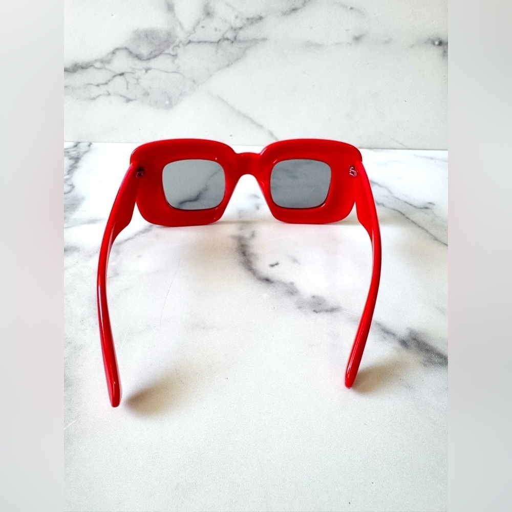 2-Pack Bold Retro Rectangle Sunglasses – Red & Blue Statement Shades - Picture 6 of 7